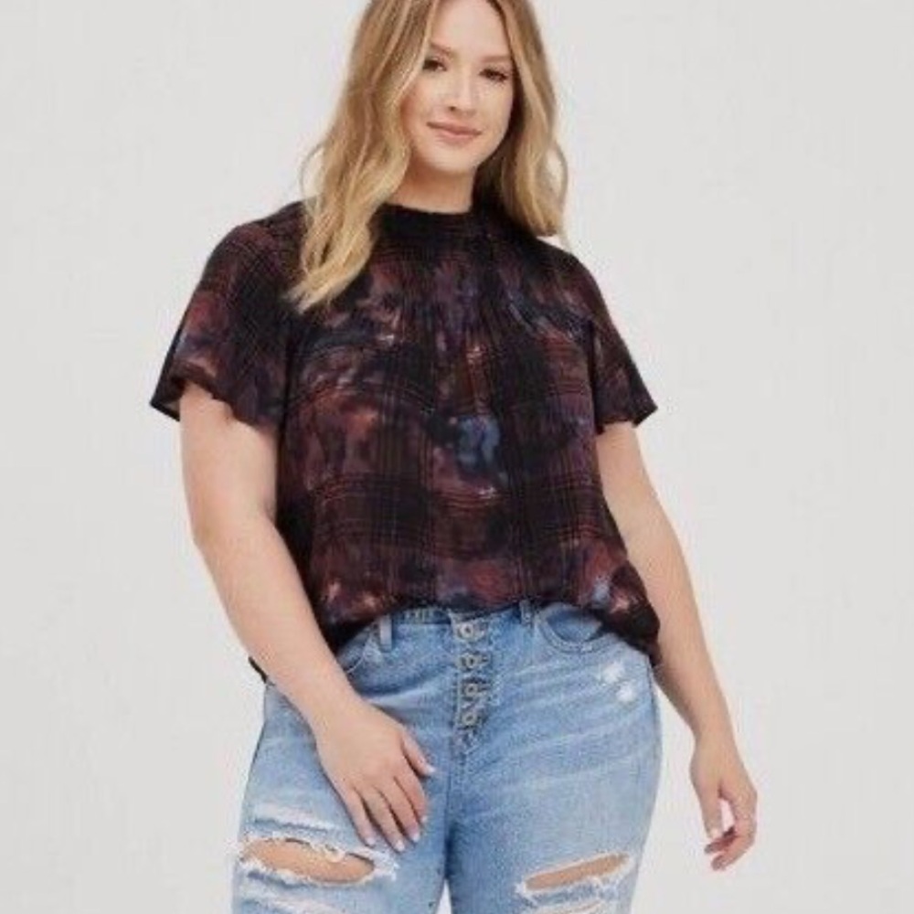 NWT Torrid Crinkle Gauze Plaid Smocked Flutter Top